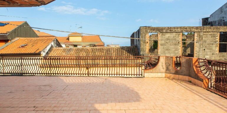 20251026181053-966487-24