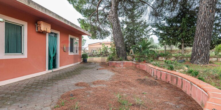 20251026215701-987093-8