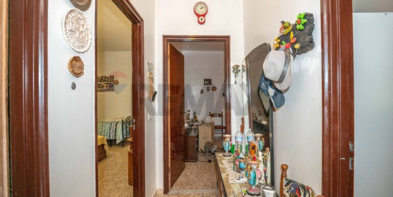 20251026215707-987093-9