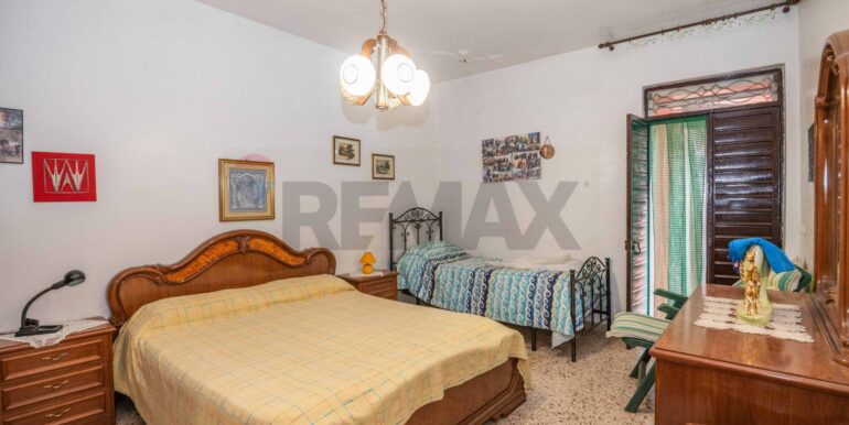 20251026215722-987093-13