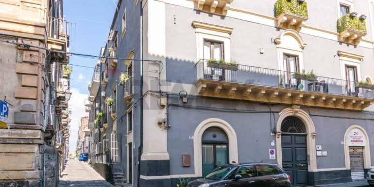 20251026231717-995702-4