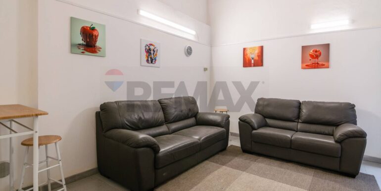 20251026231741-995702-12