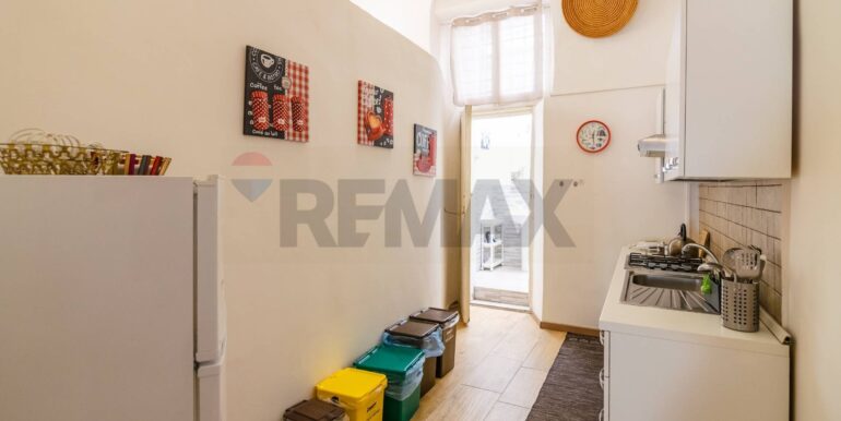 20251026231749-995702-15