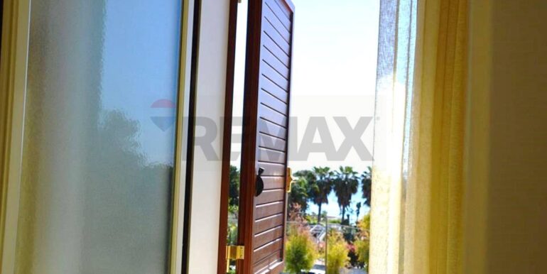 20251027124201-996264-3