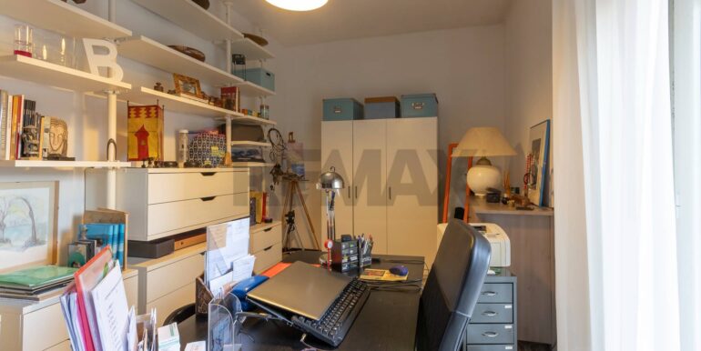 20251027161831-994663-10