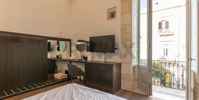 20251027185249-993929-4