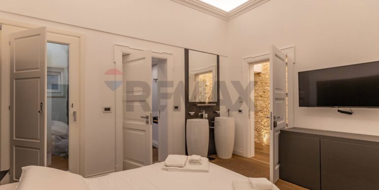 20251027185321-993929-12