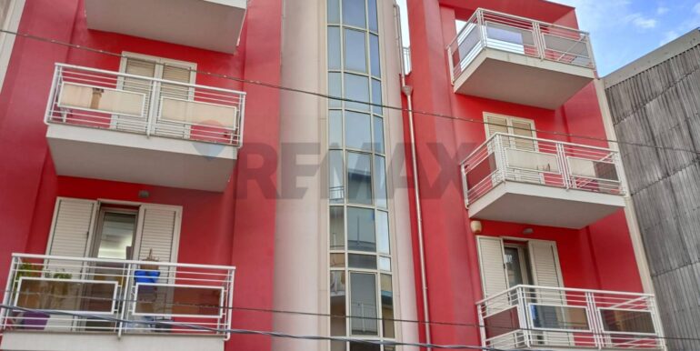 2025102793845-996008-18