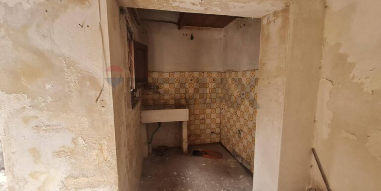 20251028121206-994427-35