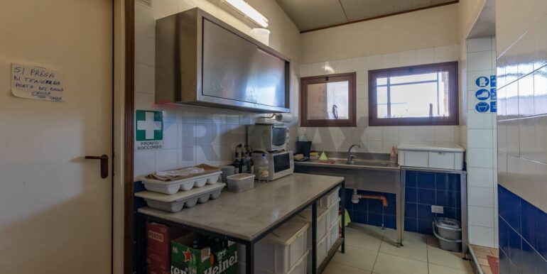 20251028171401-994140-10