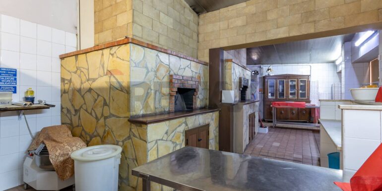 20251028171438-994140-21