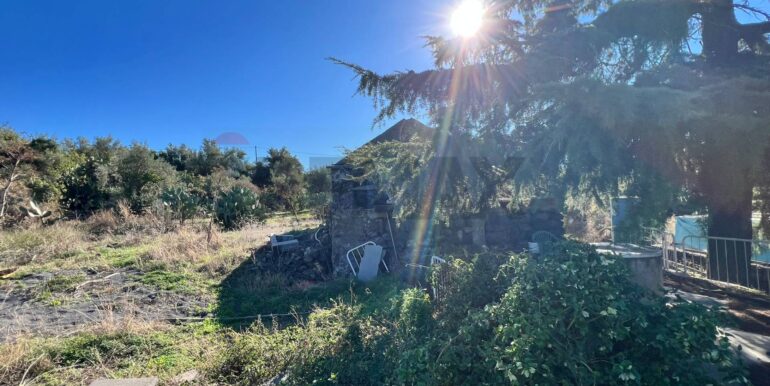 20251028175613-996791-7