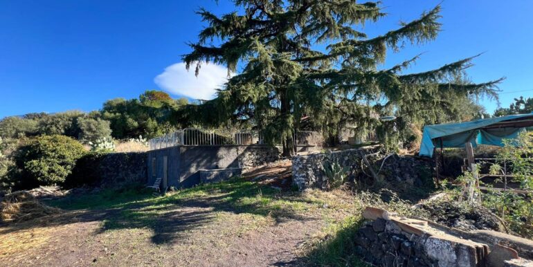 20251028175657-996791-15