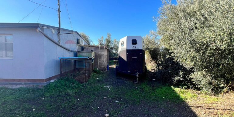 20251028175714-996791-18