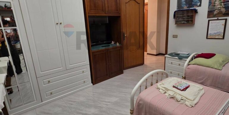 20251028181934-994468-7