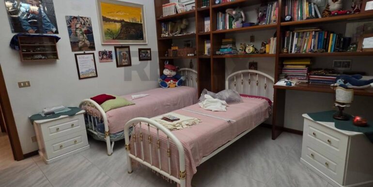 20251028181938-994468-8