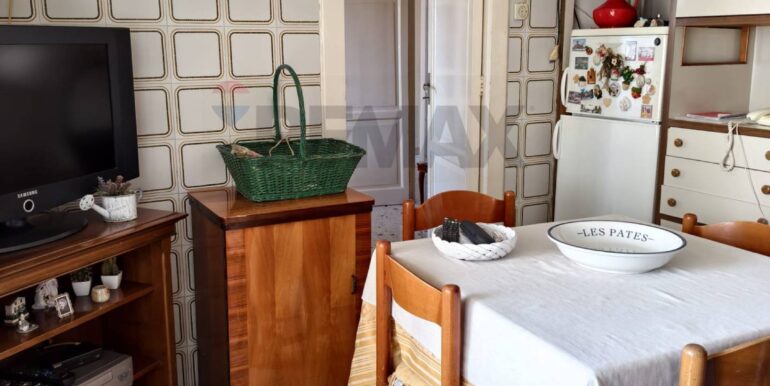 20251029101233-996860-4