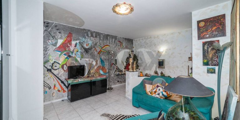 20251029105358-996877-6