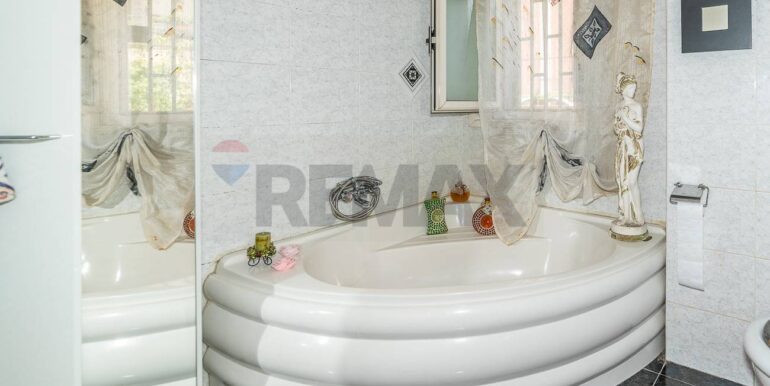 20251029105359-996877-17