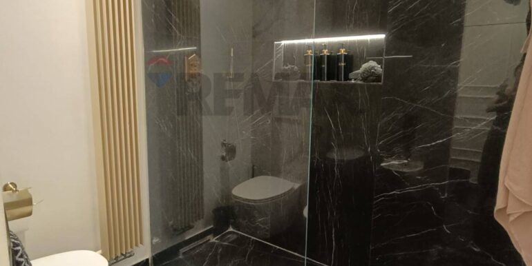 20251029173956-997062-21