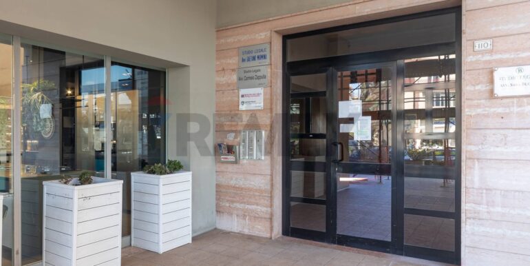 20251029184152-974888-32