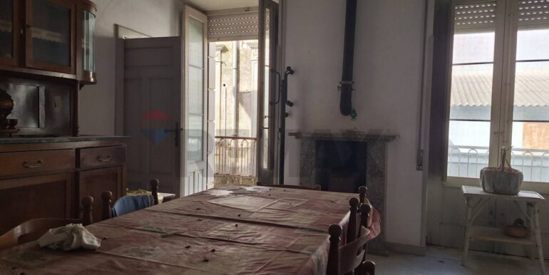 20251031100151-997393-12