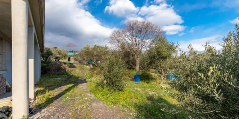 20251031120418-997476-11