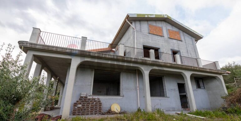 20251031120418-997476-8