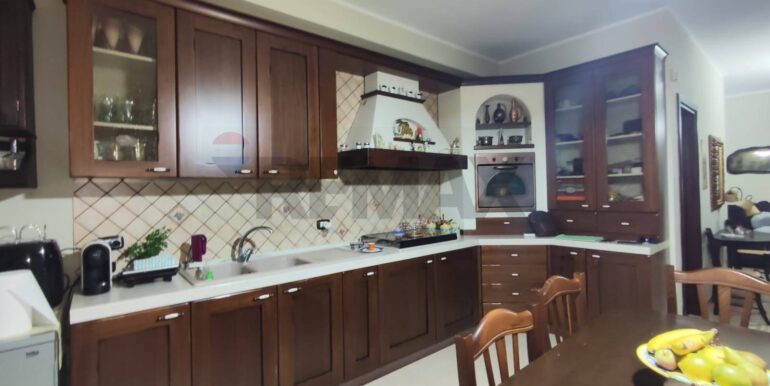 20251031174215-997609-3