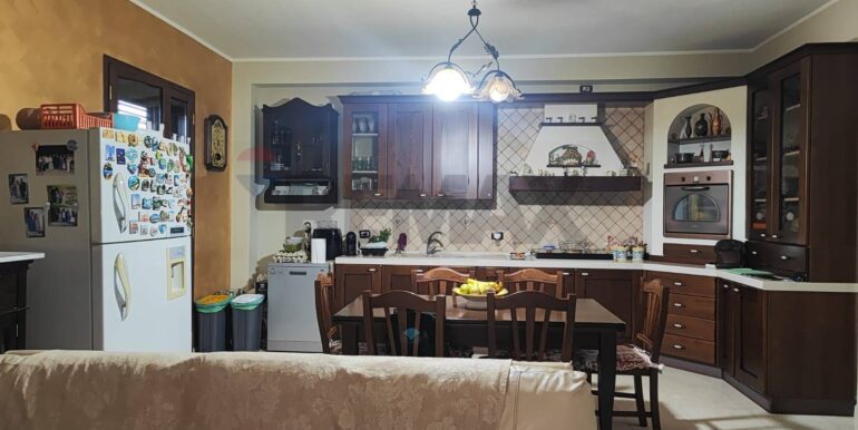 20251031174221-997609-6