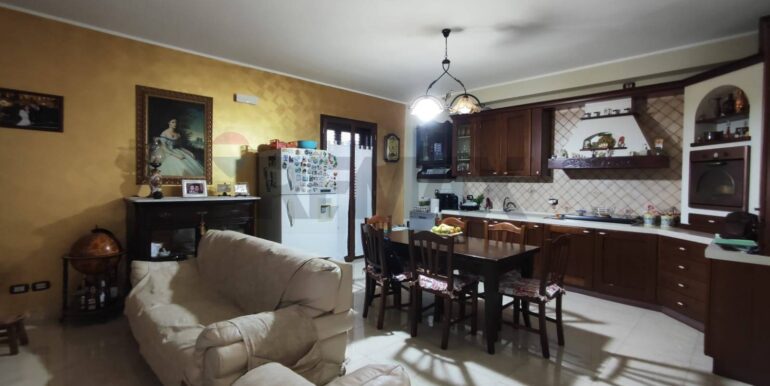 20251031174225-997609-8