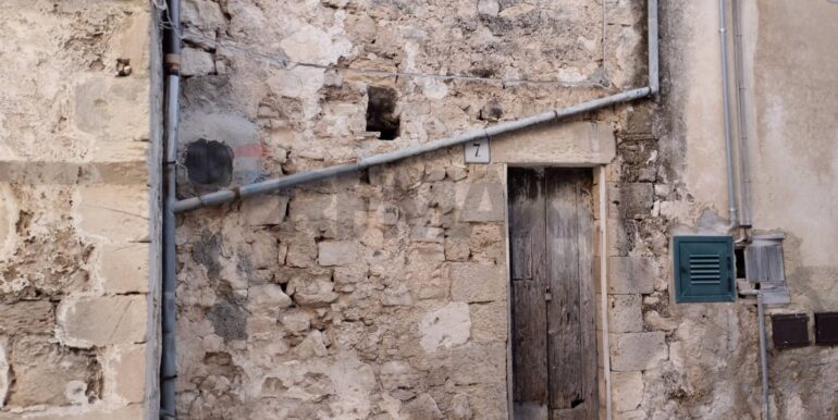 20251031221012-997657-7