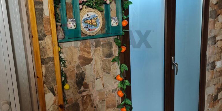 20251102190214-852924-23