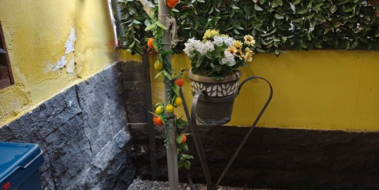 20251102190221-852924-24