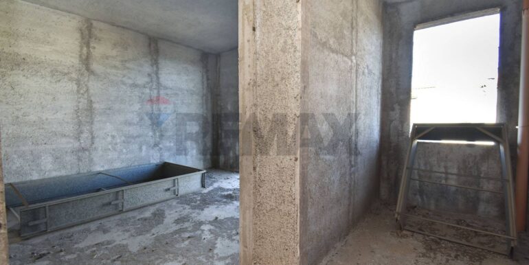 20251102194001-997710-18