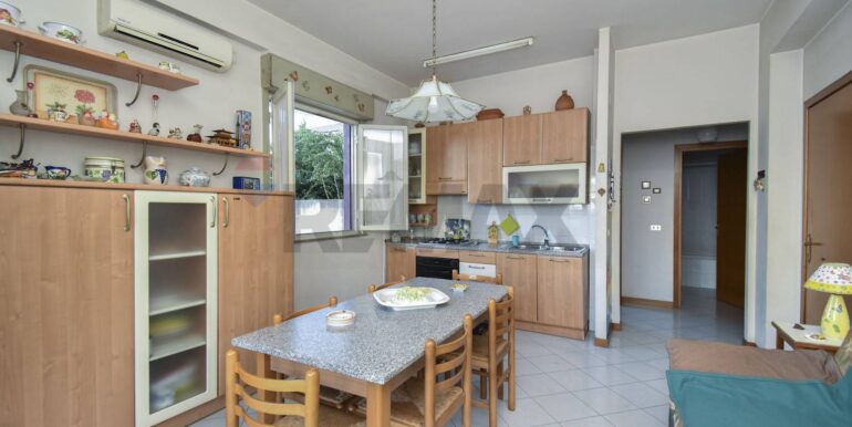 20251103111504-992038-13