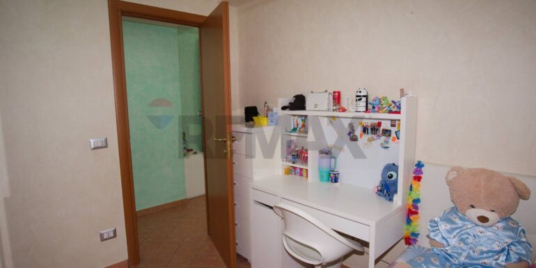 20251103125501-996835-15