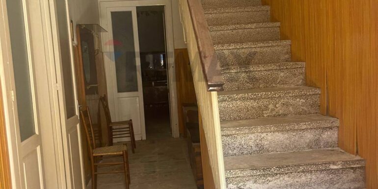 20251103220528-998314-3