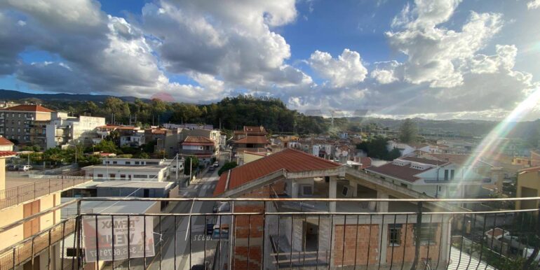 20251104194107-995495-7