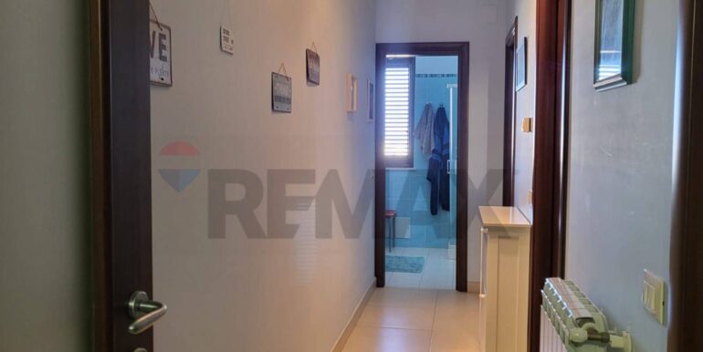 20251104224324-998809-8