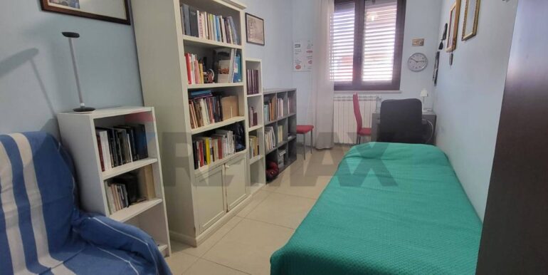 20251104224339-998809-16