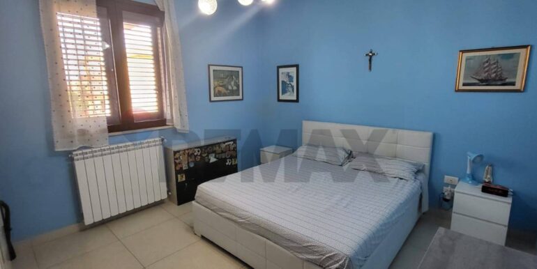 20251104224342-998809-17