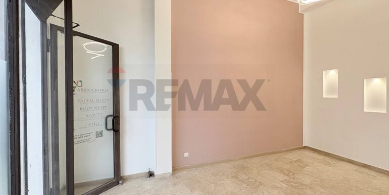 20251105180435-999086-10