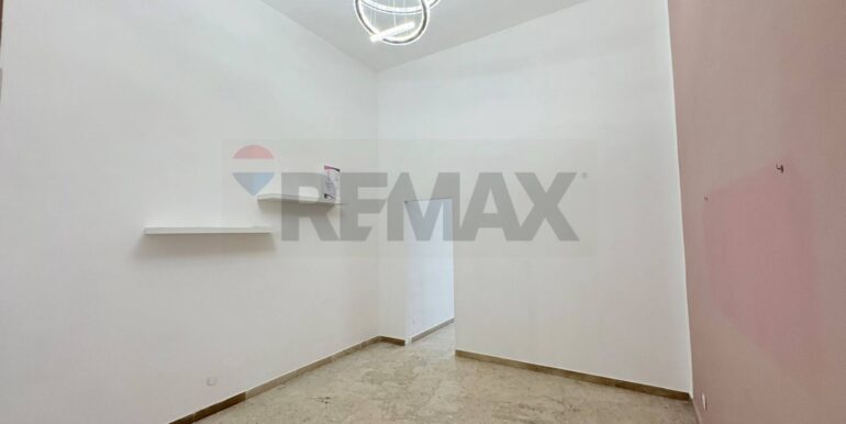 20251105180505-999086-21