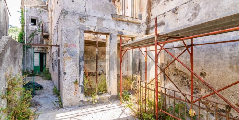 20251105183247-999103-12