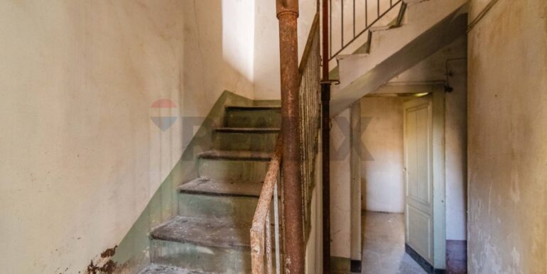 20251105183255-999103-14