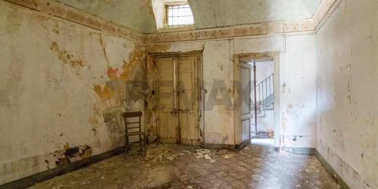 20251105183302-999103-16