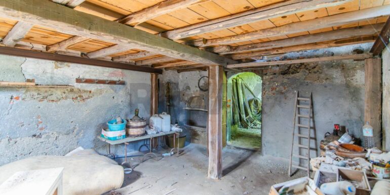 20251105183412-999103-36