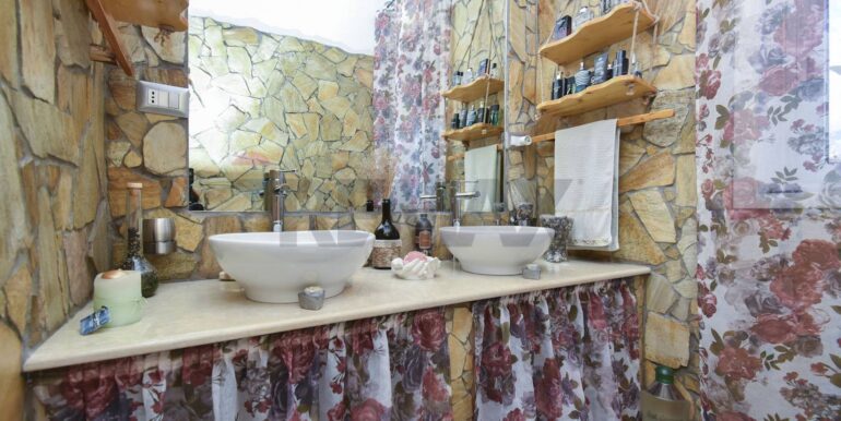 20251105191438-999115-17