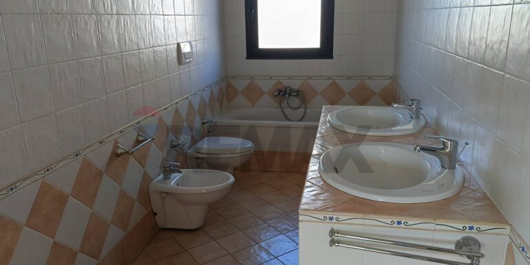 20251106183507-999245-10